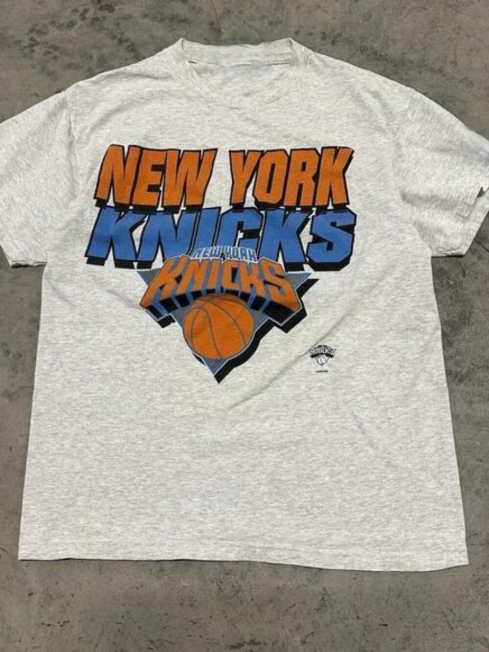 90S New York Knicks Logo Athletics Graphic T Shirt Size Medium